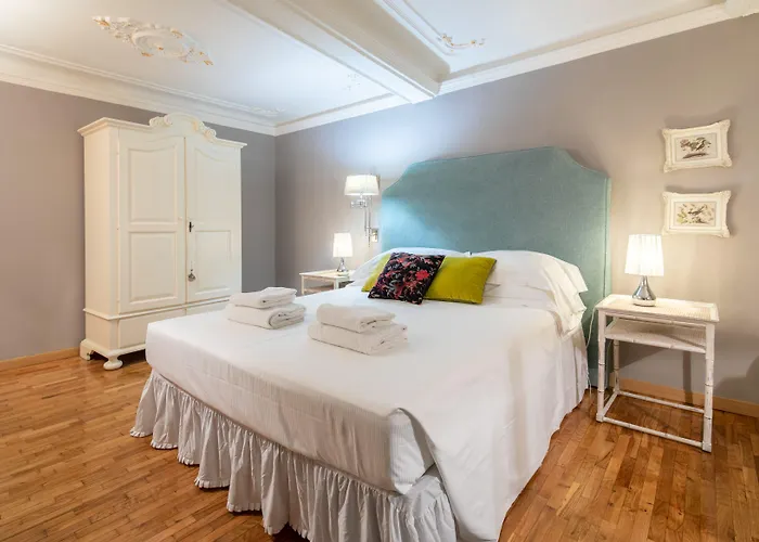 Uffizi Romantic Flat By Mmega Apartman *