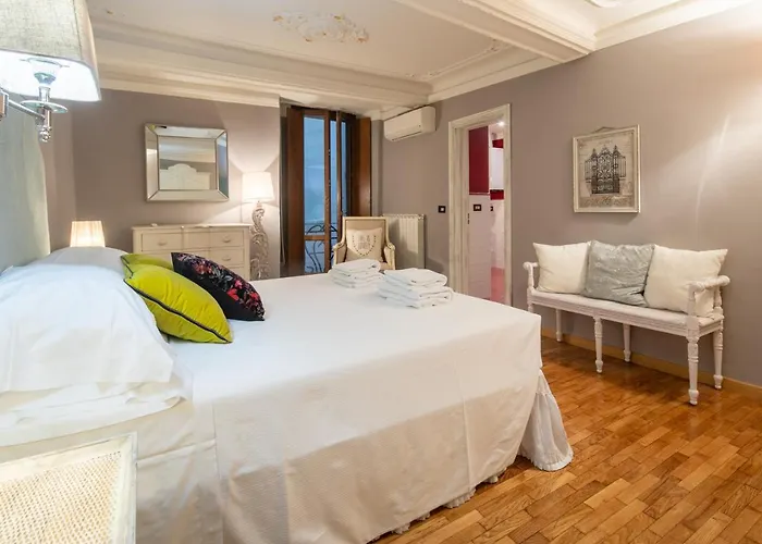 Uffizi Romantic Flat By Mmega Florens